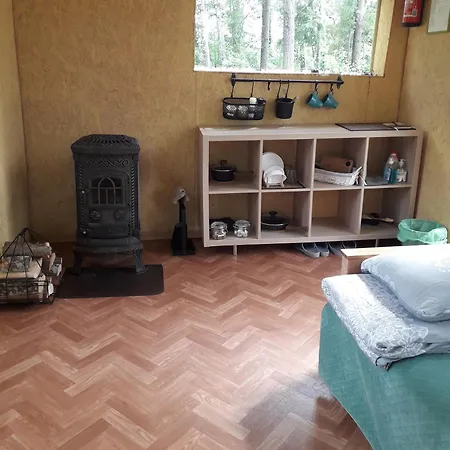 Campsite Rossu Metsamaja